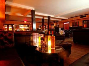 Party Bus/Hollywood: Cro Night 2010