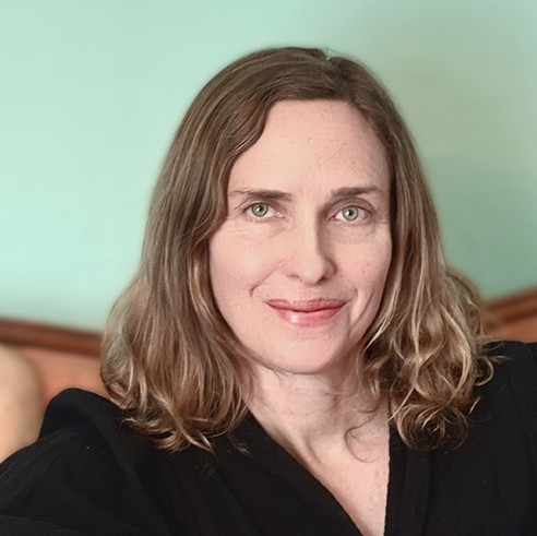Deborah Lutz headshot