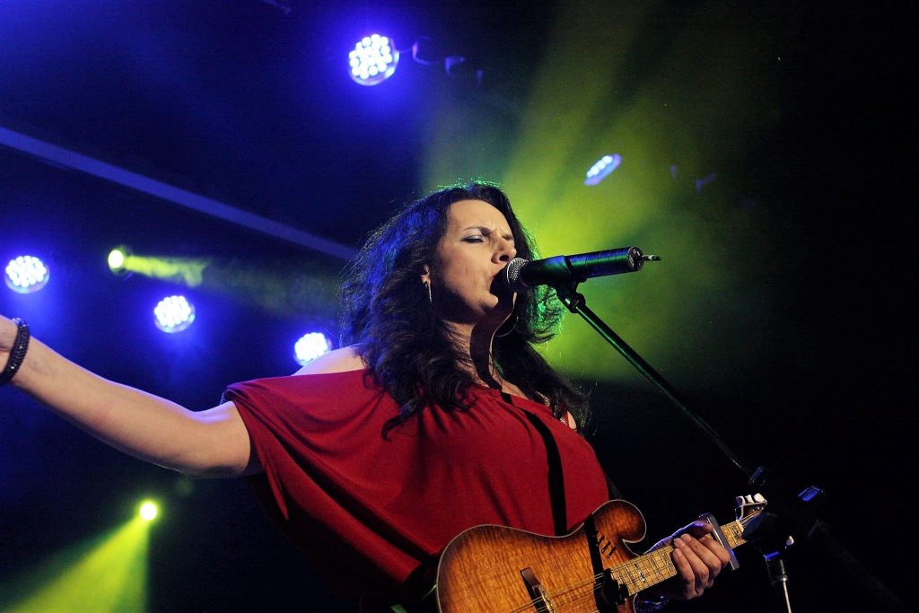 Nicki Gillis as Carole King