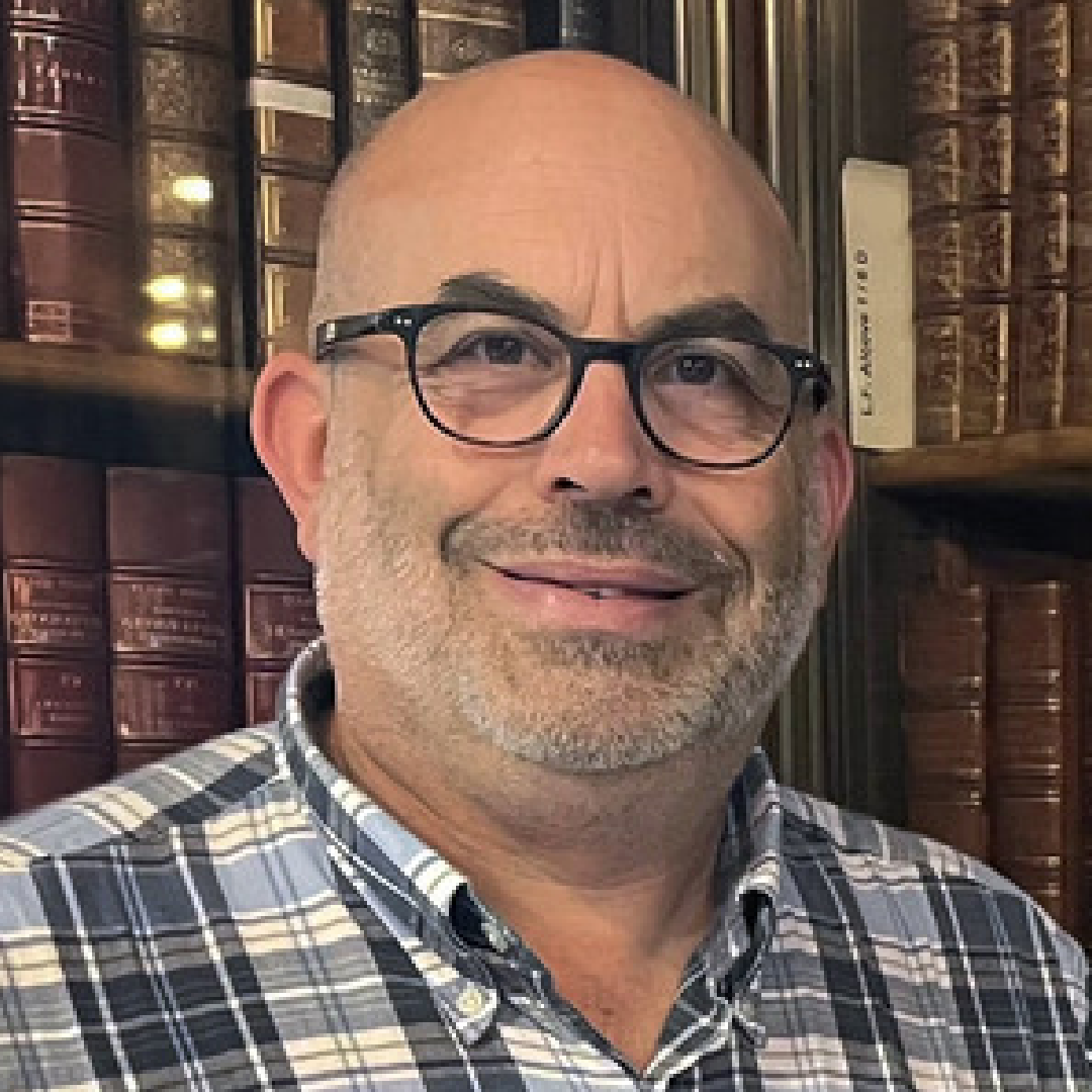 Seth Kamil headshot