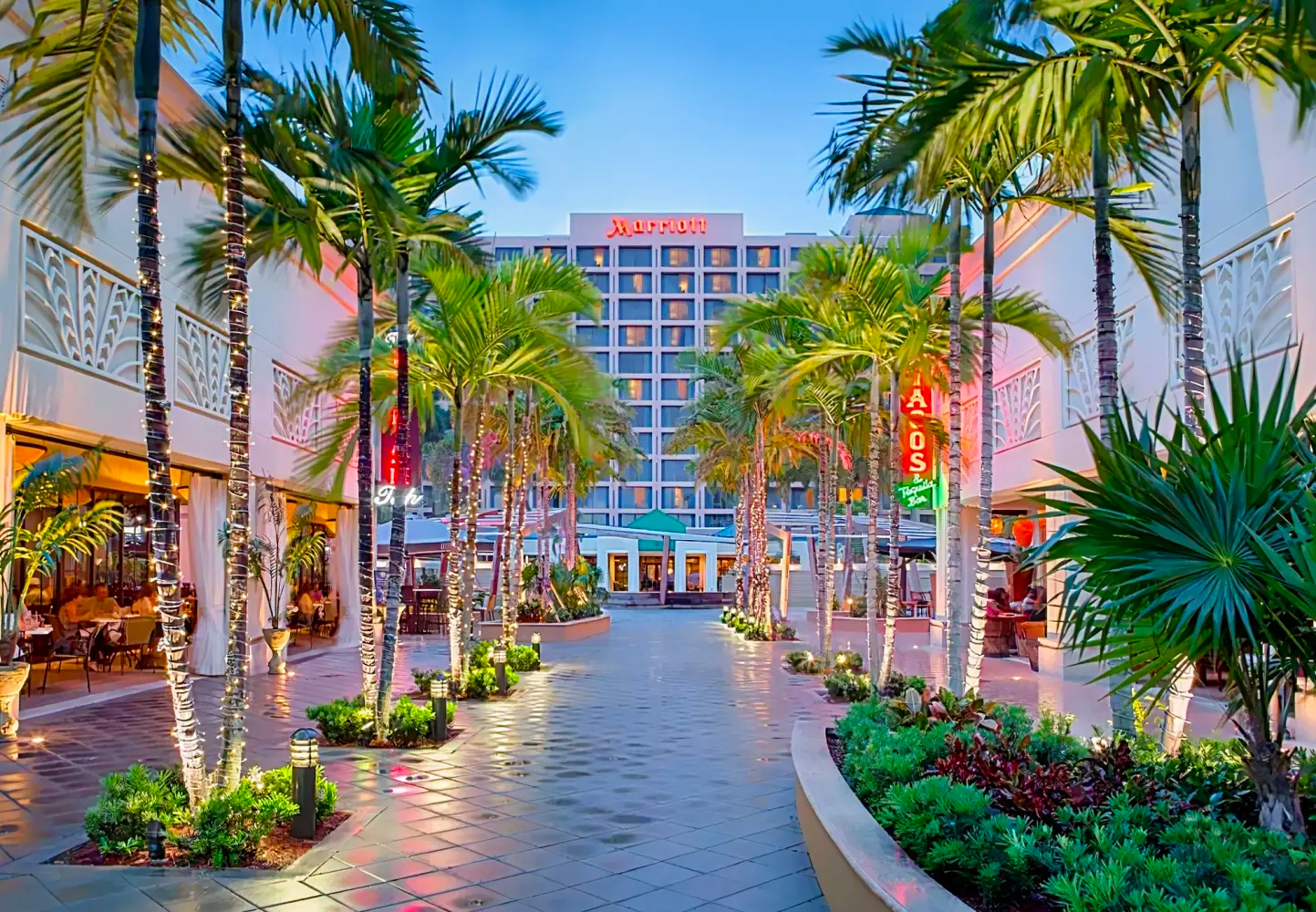 Boca Raton Marriott at night