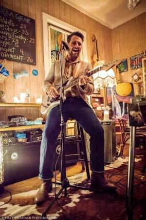 Eric Lindell (solo performance)