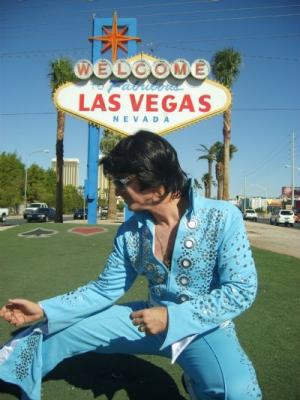 Johnny Reno as Elvis!