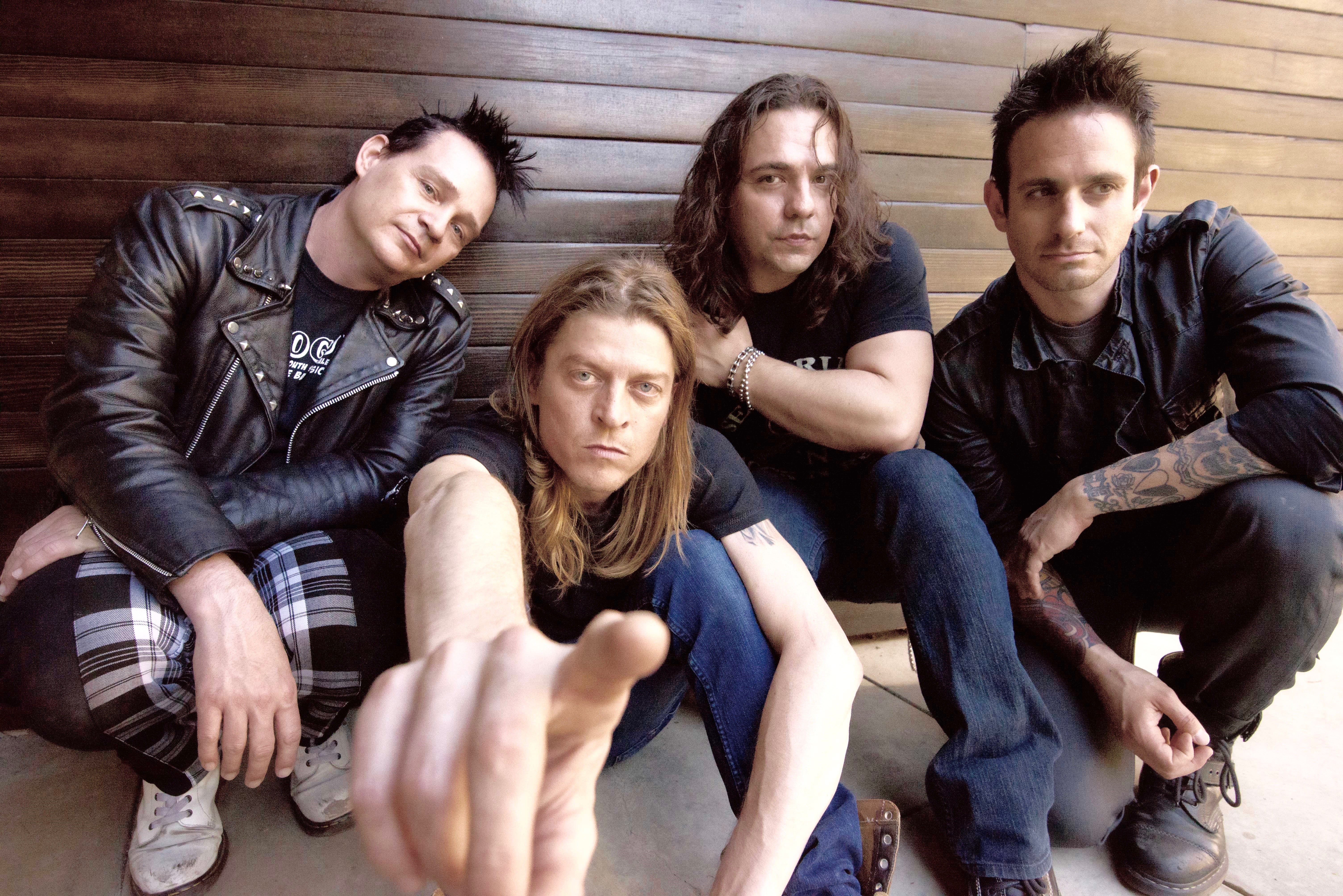 Фото puddle of mudd. Уэс скантлин. Уэс скантлин. Puddle of mudd\2007 - famous. Puddle of mudd.